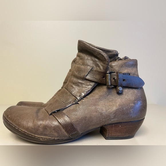 A.S. 98 Airstep Italian leather short 1" heeled tan w buckle short bootie s 6.5 - Picture 2 of 9